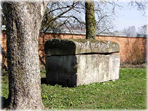 Stensarkofagen i Eke (hus)