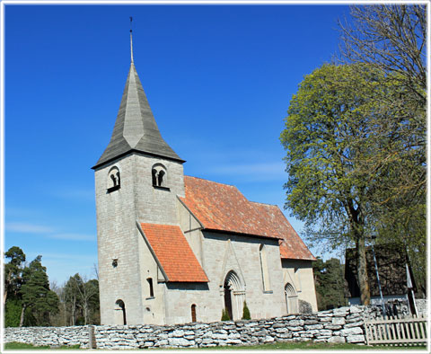 Bro kyrka - foto: Bernt Enderborg