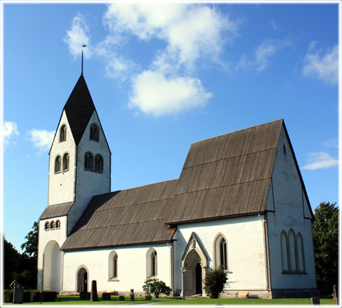 Burs kyrka - foto: Bernt Enderborg