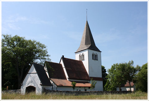 Gotland, Hall kyrka - foto: Bernt Enderborg