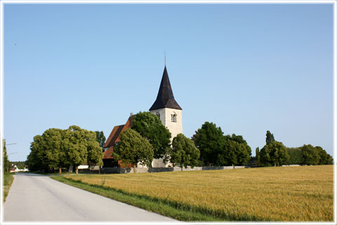 Hejnum kyrka - foto: Bernt Enderborg