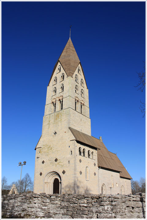 Tingstäde kyrka - foto: Bernt Enderborg