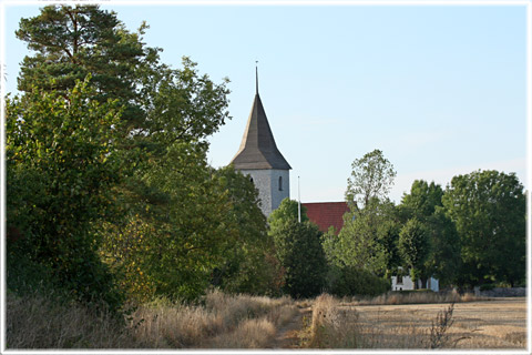 Viklau kyrka - foto: Bernt Enderborg