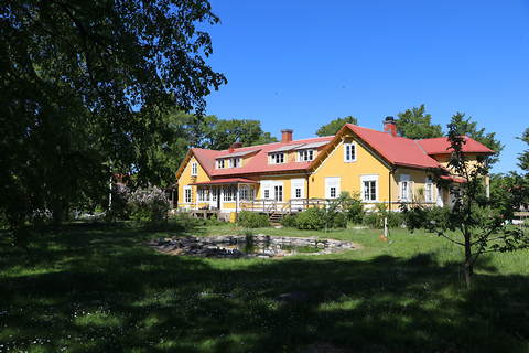 Gotland, Gula Hönan - Restaurang och Vandrarhem - foto: Bernt Enderborg